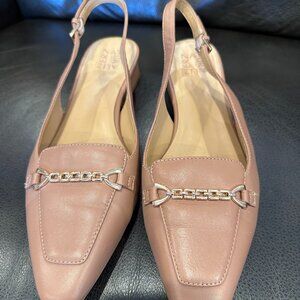 Naturalizer Women's Lindsey Slingback Pointed Toe Low Block Heel Pump